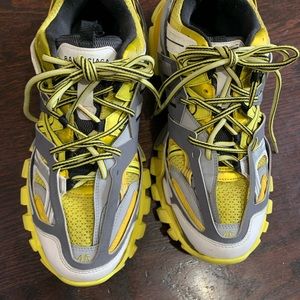 COPY - Balenciaga Track